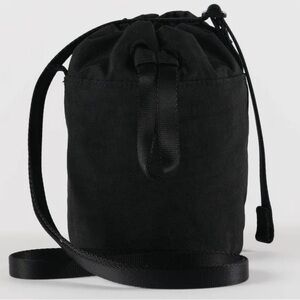BAGGU medium nylon bucket black NWT